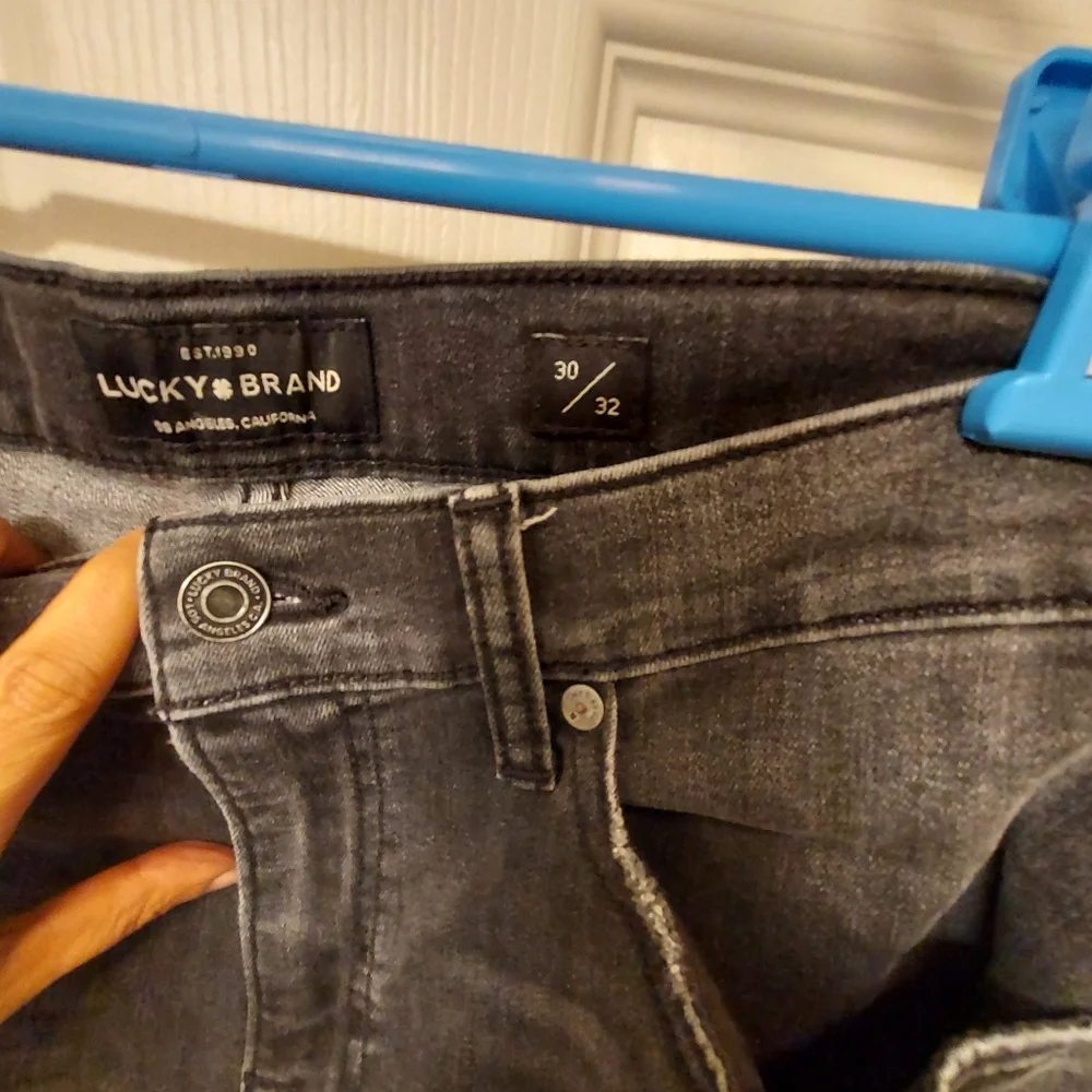 Lucky 410 athletic slim jeans 30x32